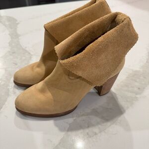 UGG Thames Nubuck Suede Leather Fold Down Heeled Ankle Booties Womens 7 WetSand